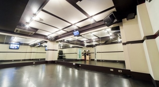 名古屋の格安レンタルダンススタジオ　リフレクトスタジオとは？